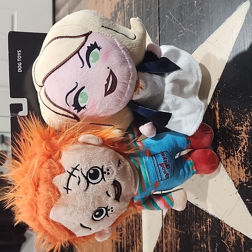 Chucky And Tiffany 2 Pack Plush Figure Dog Toy NEW With Squeaker!! 🎃